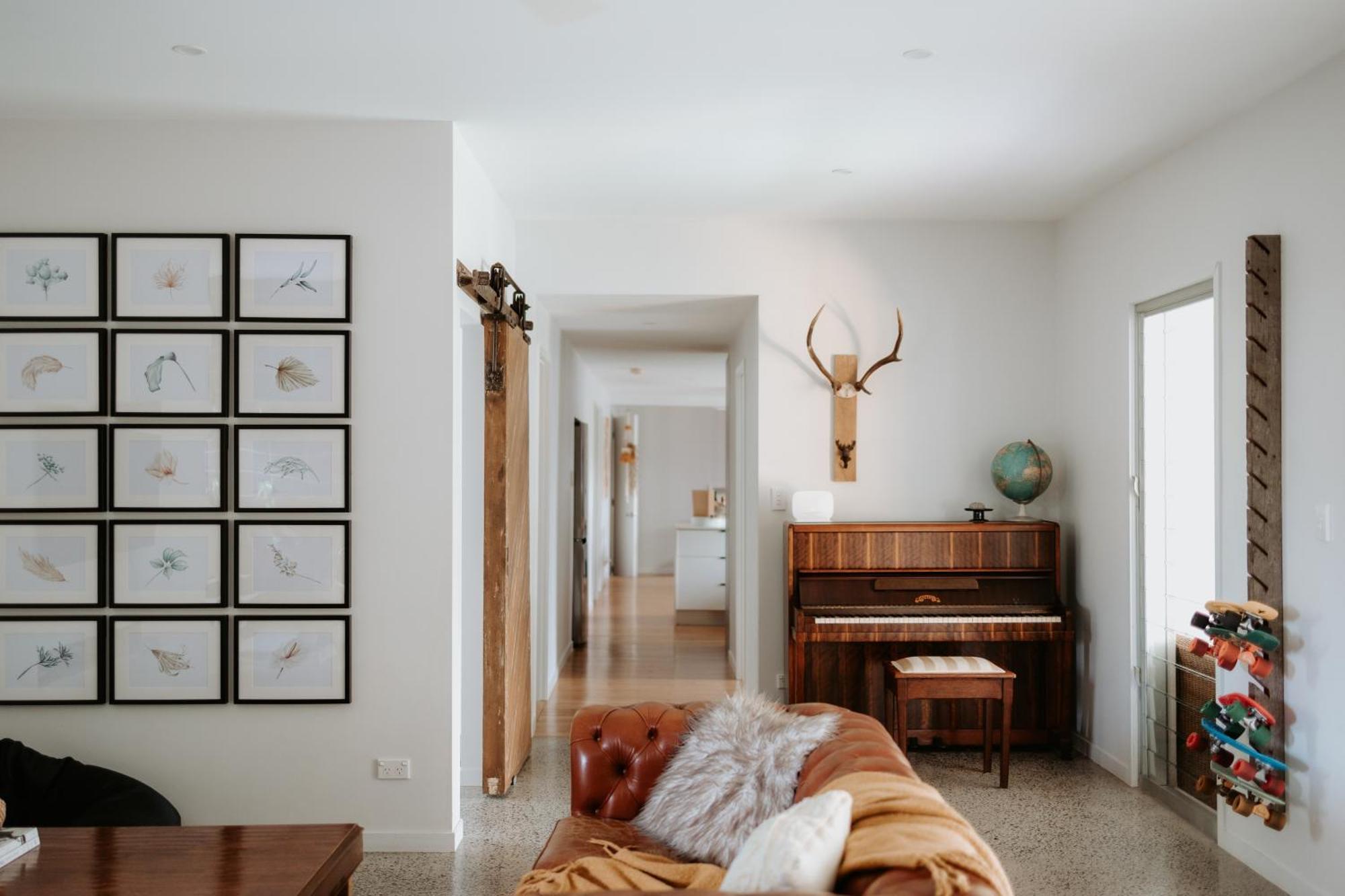 Holiday home Gorgeous 5 Bedroom House. Dog/kid Friendly. *